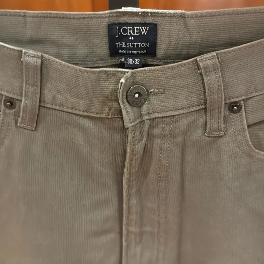 NWOT J. CREW Green Khaki Jeans Pant Men’s 30 x 32 Cotton Straight Sutton Style